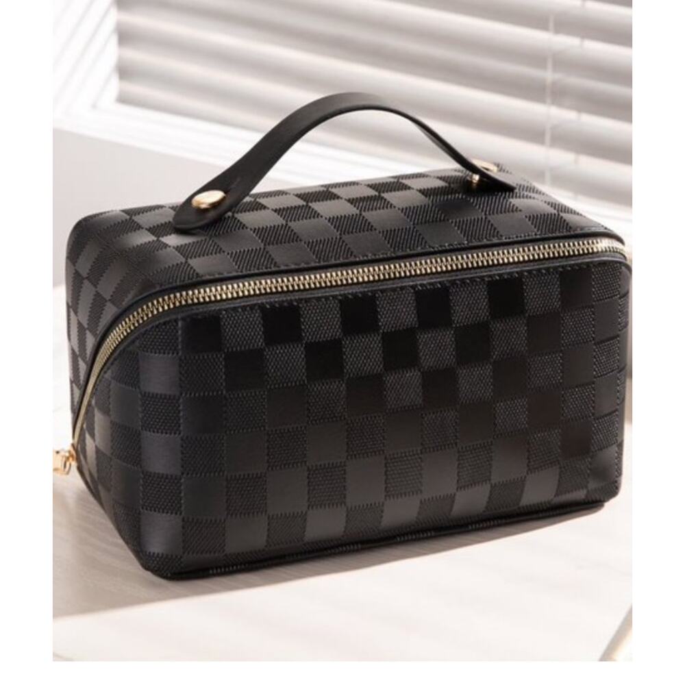 🛑SOLD‼️Vegan Leather Checkered Make Up Bag  - In Black